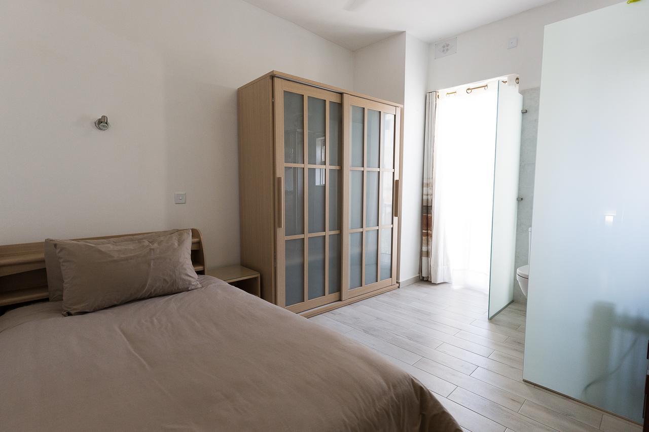 Pawlu Accommodations Слима Екстериор снимка