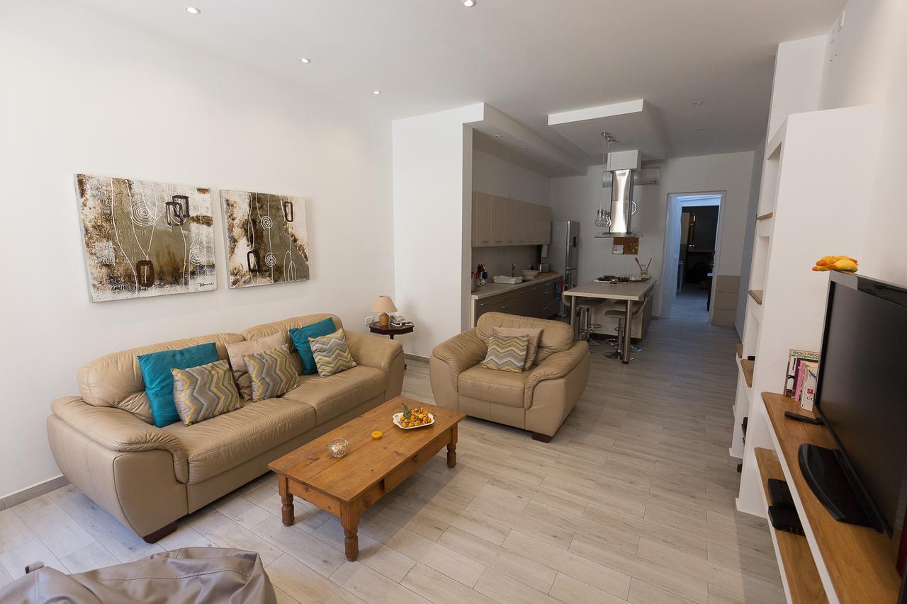Pawlu Accommodations Слима Екстериор снимка